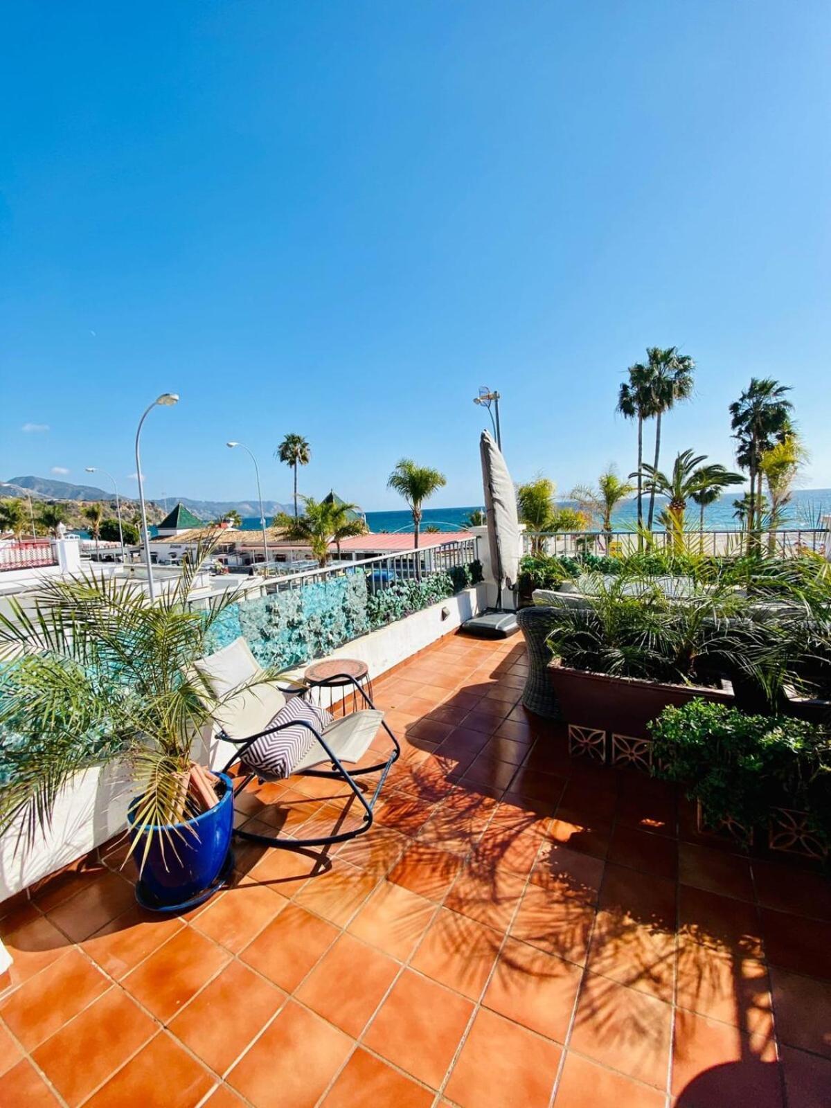 Apartamento En Primera Linea De Playa Nerja Eksteriør billede