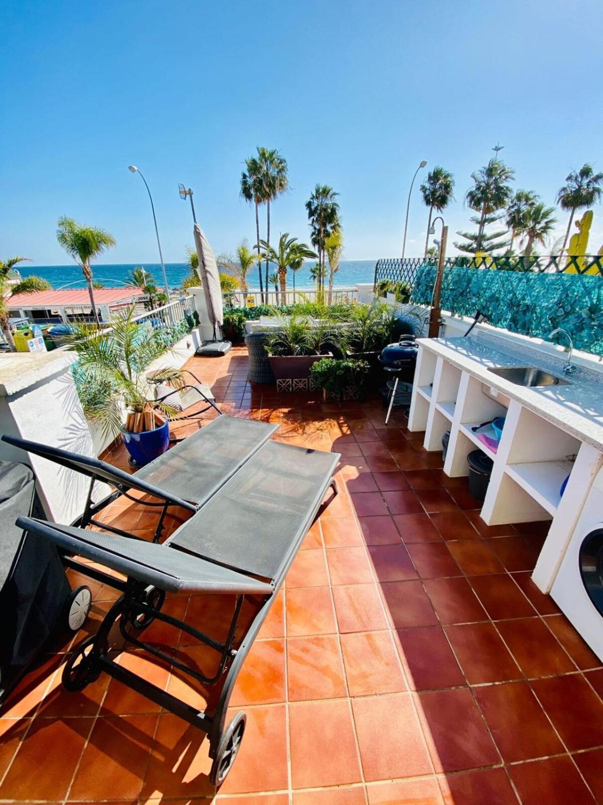 Apartamento En Primera Linea De Playa Nerja Eksteriør billede